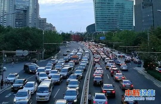 北京小客车摇号新规后，京牌收售市场中介降价抛售指标